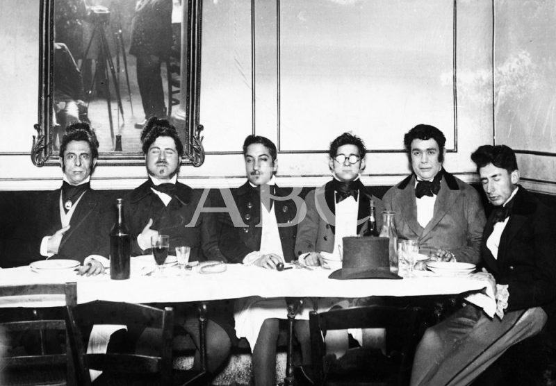 Ramón Gómez de la Serna organizó un banquete Romántico en el Café de Pombo celebrado en 1923 con motivo del aniversario de la muerte de Larra. Fotografía ABC
